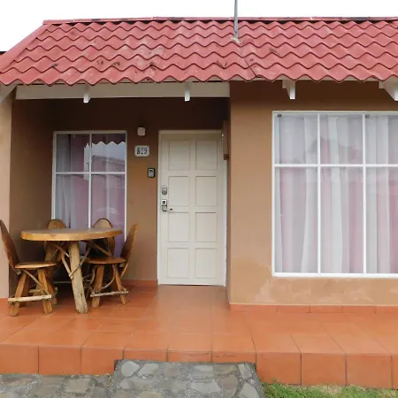 Condo Villa B29 Sleeps Four People - Price Includes Housekeeping Fee Not Taxes - Very Close To The Pool And Beach!